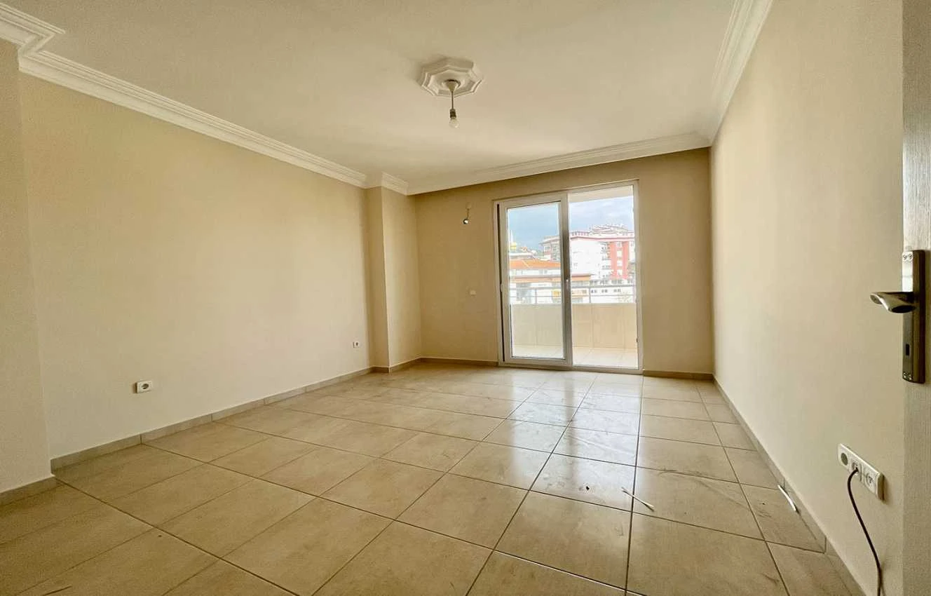 housebind In the center of Alanya apartment 2 + 1 unfurnished