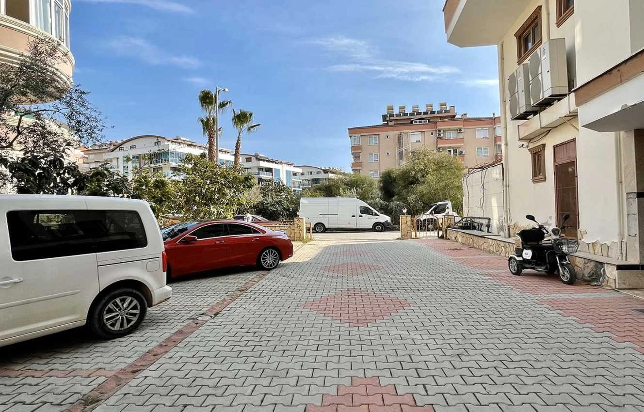 housebind In the center of Alanya apartment 2 + 1 unfurnished