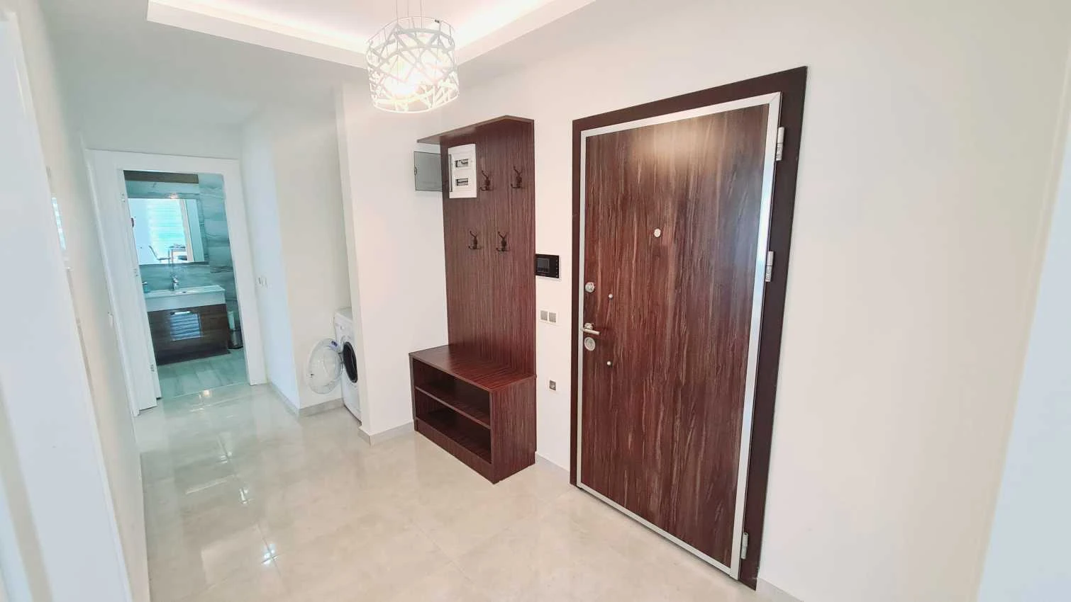 housebind Fully furnished 2 + 1 apartment in a complex in Mahmutlar / Alanya