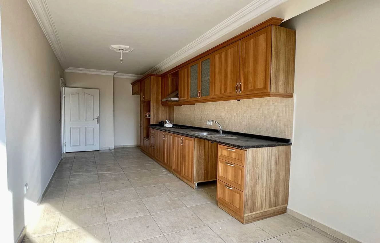 housebind In the center of Alanya apartment 2 + 1 unfurnished