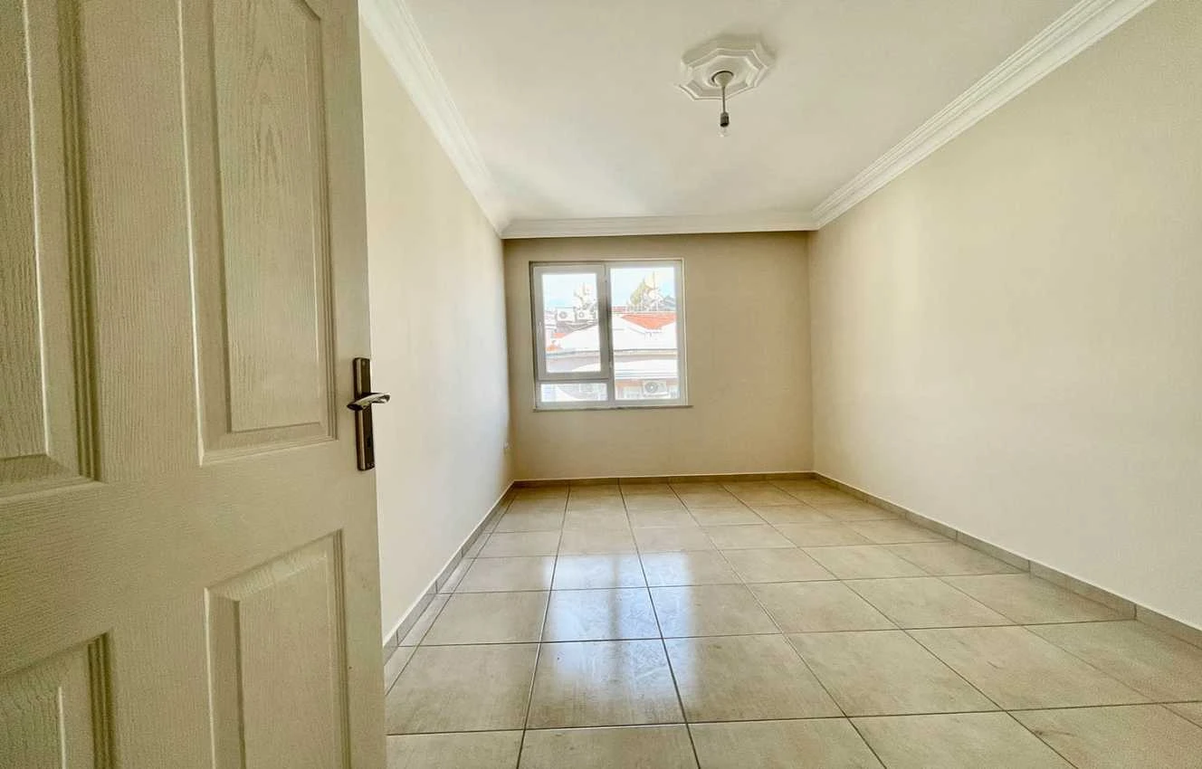housebind In the center of Alanya apartment 2 + 1 unfurnished
